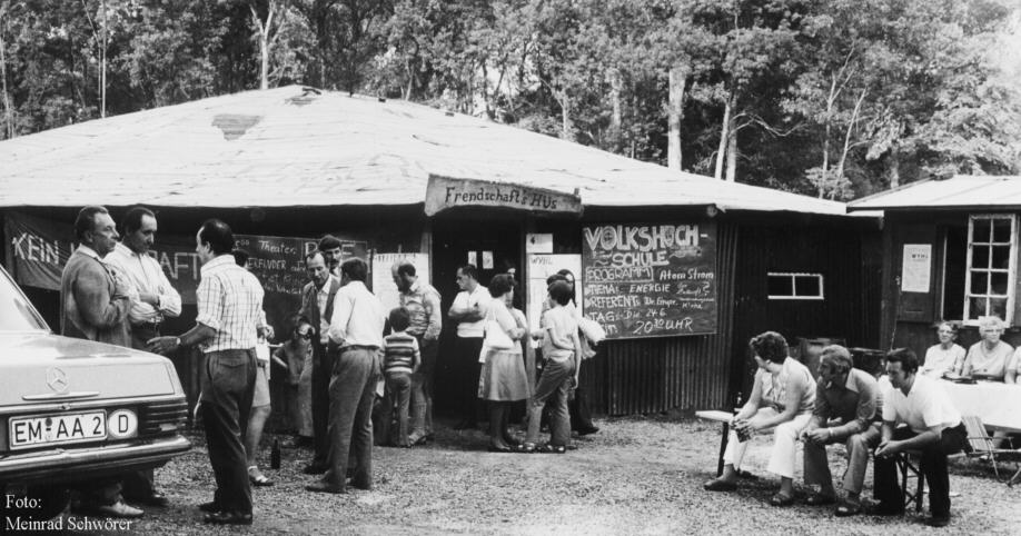 S Freindschaftshs z Wyhl. Do htt sotte s KKW stoh!